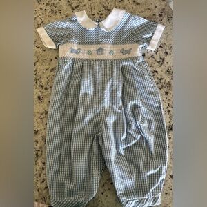 Carriage Boutique Smocked Dog Boys Romper Size 6m